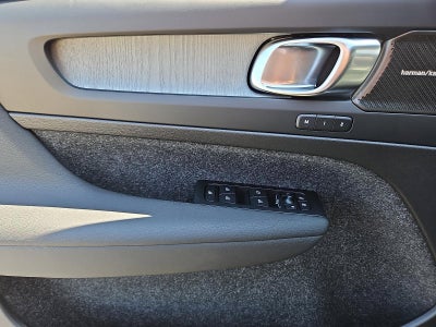 2026 Volvo XC40 B5 AWD Plus