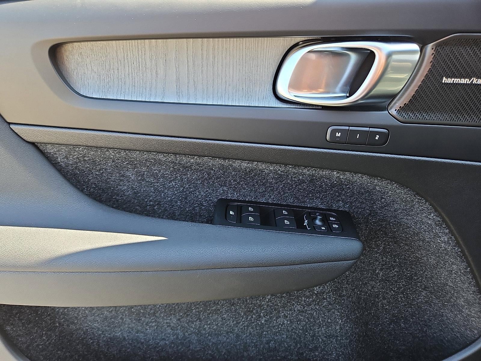 2026 Volvo XC40 B5 AWD Plus