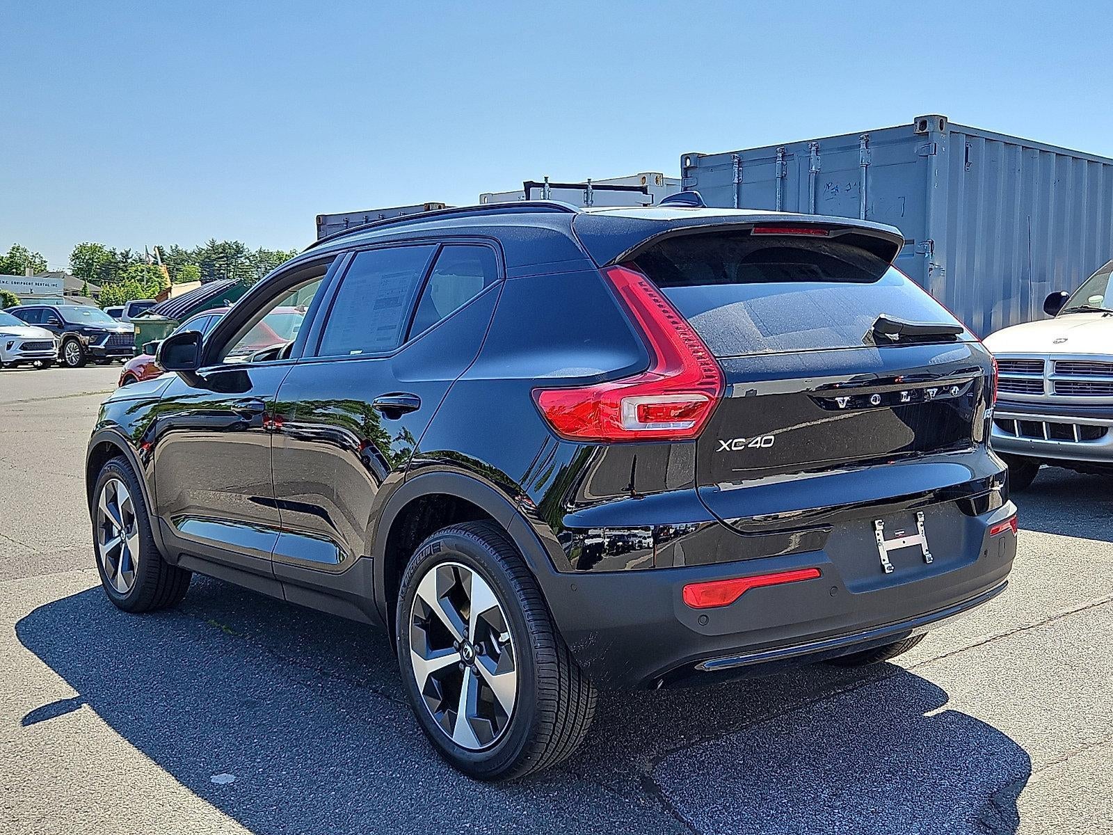 2026 Volvo XC40 B5 AWD Plus