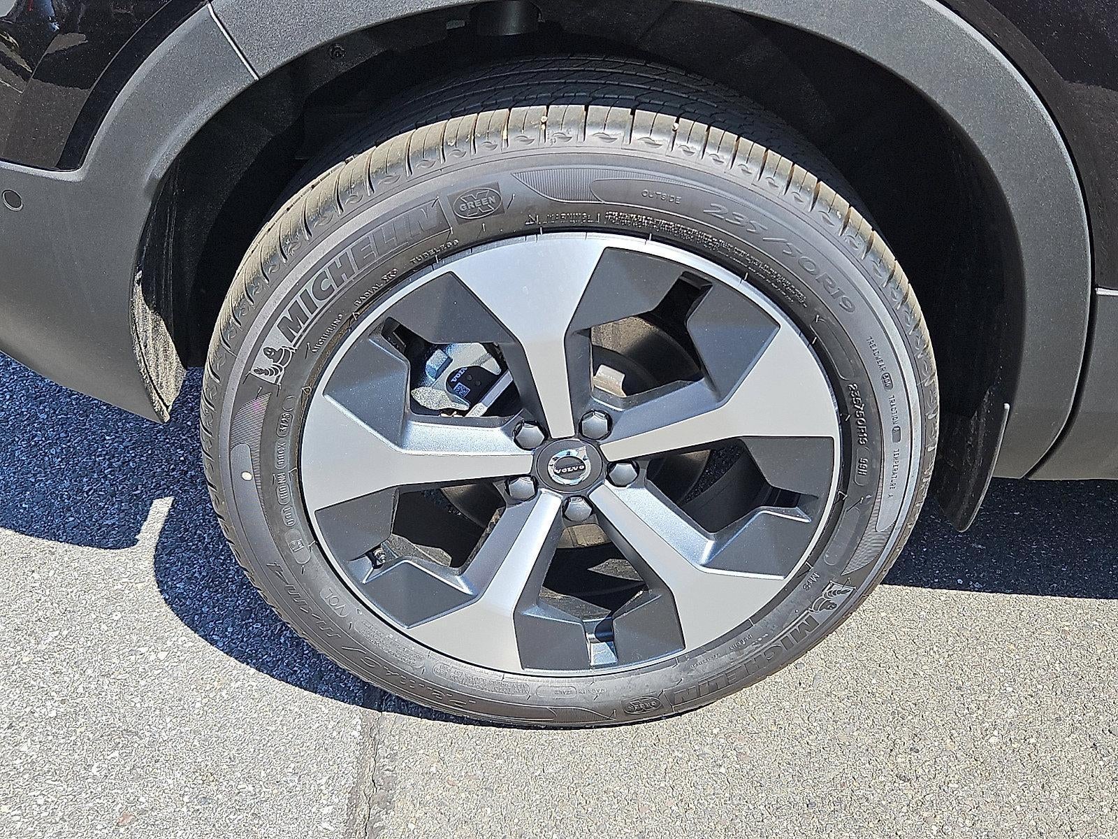 2026 Volvo XC40 B5 AWD Plus