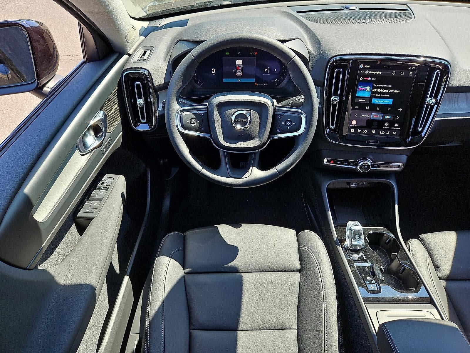 2026 Volvo XC40 B5 AWD Plus