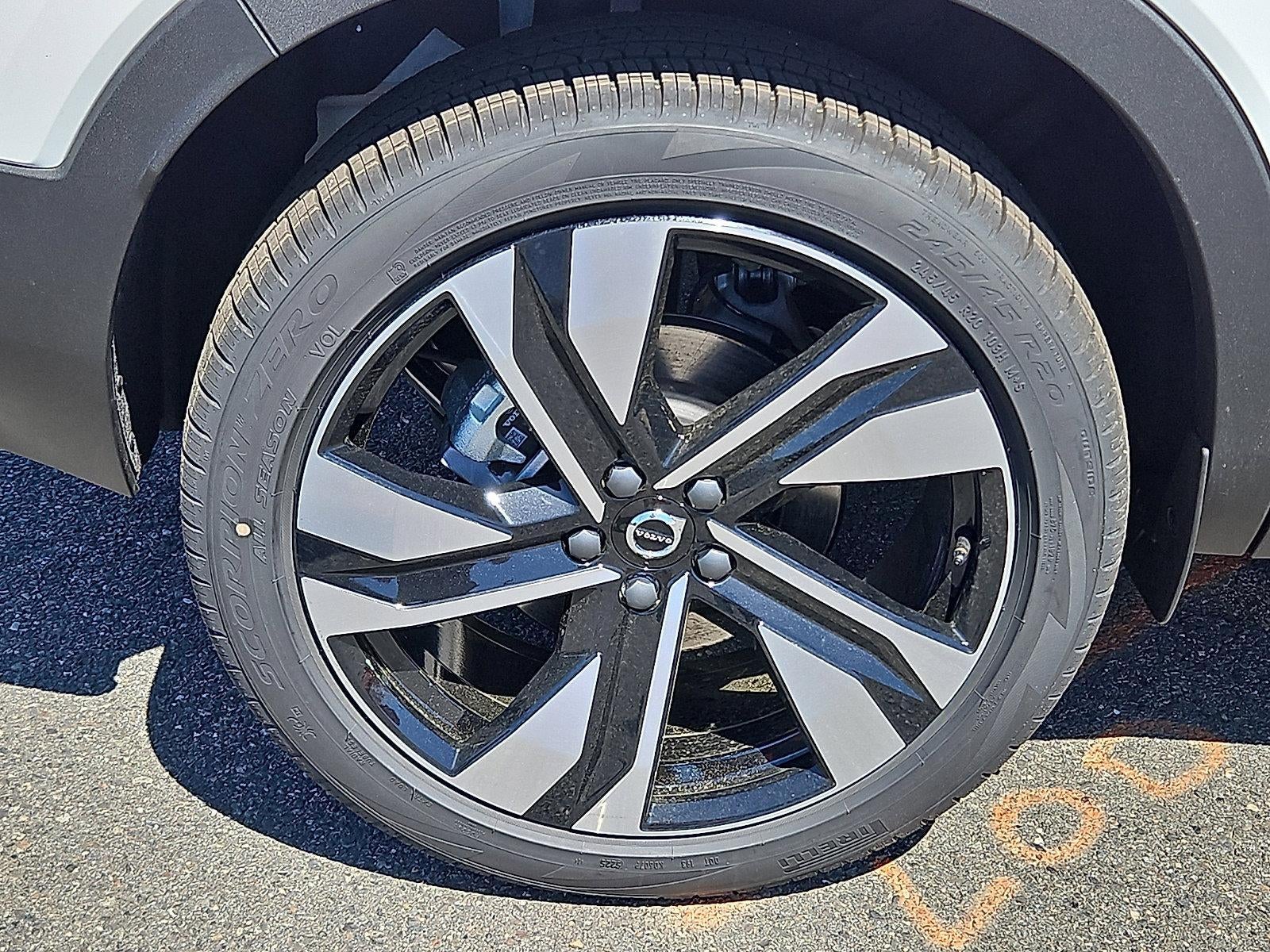 2026 Volvo XC40 B5 AWD Plus
