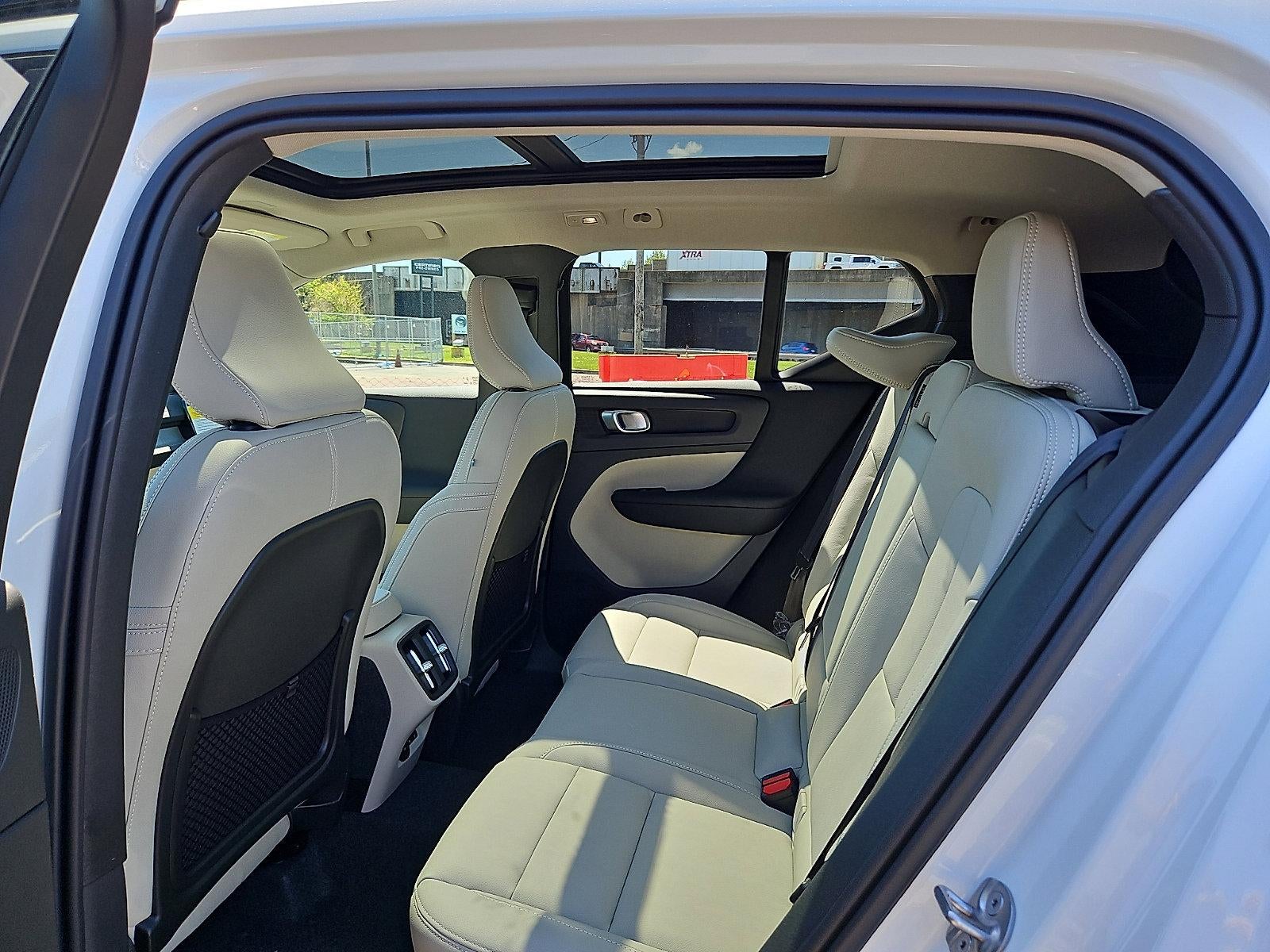 2026 Volvo XC40 B5 AWD Plus
