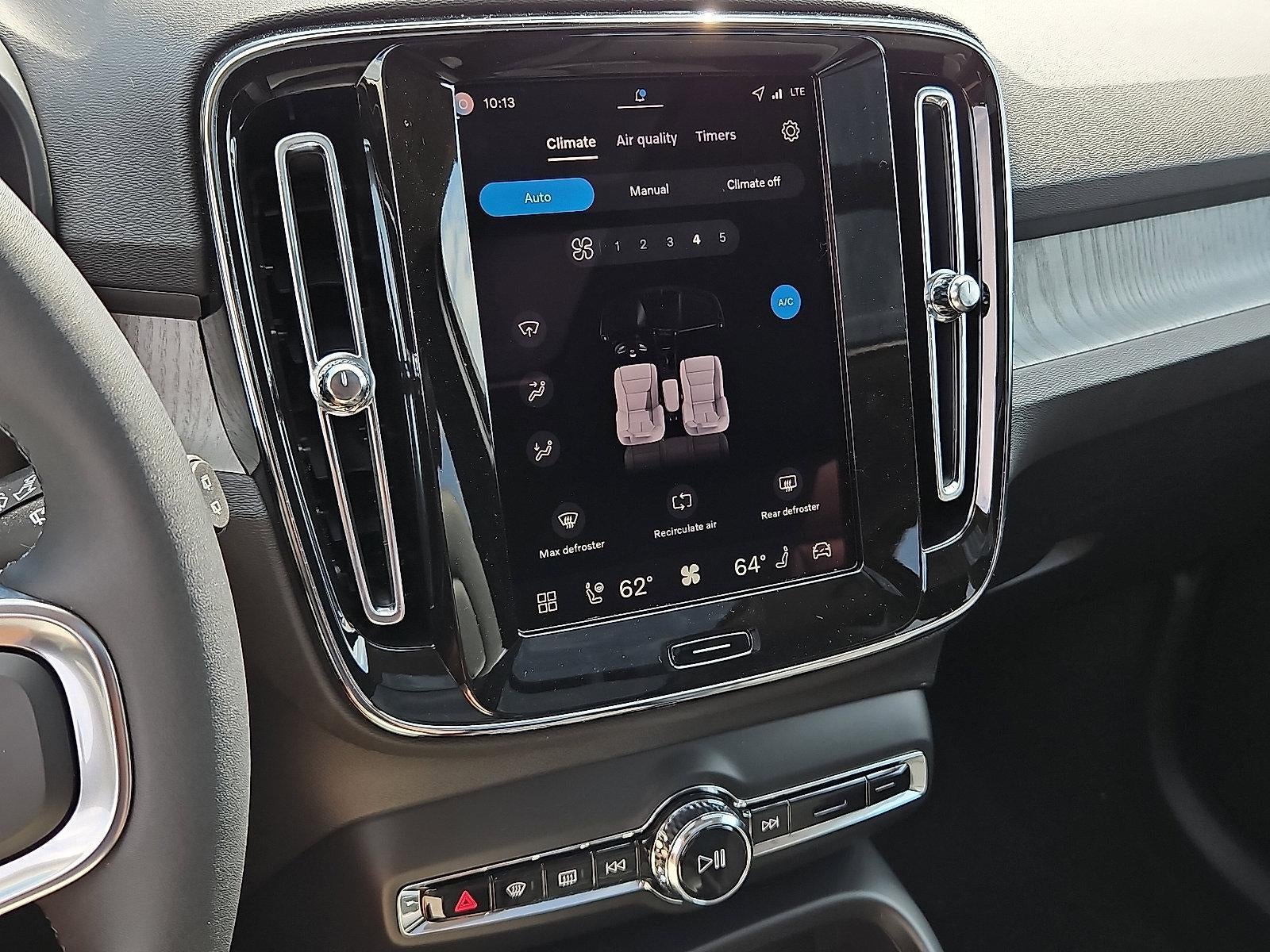 2026 Volvo XC40 B5 AWD Plus