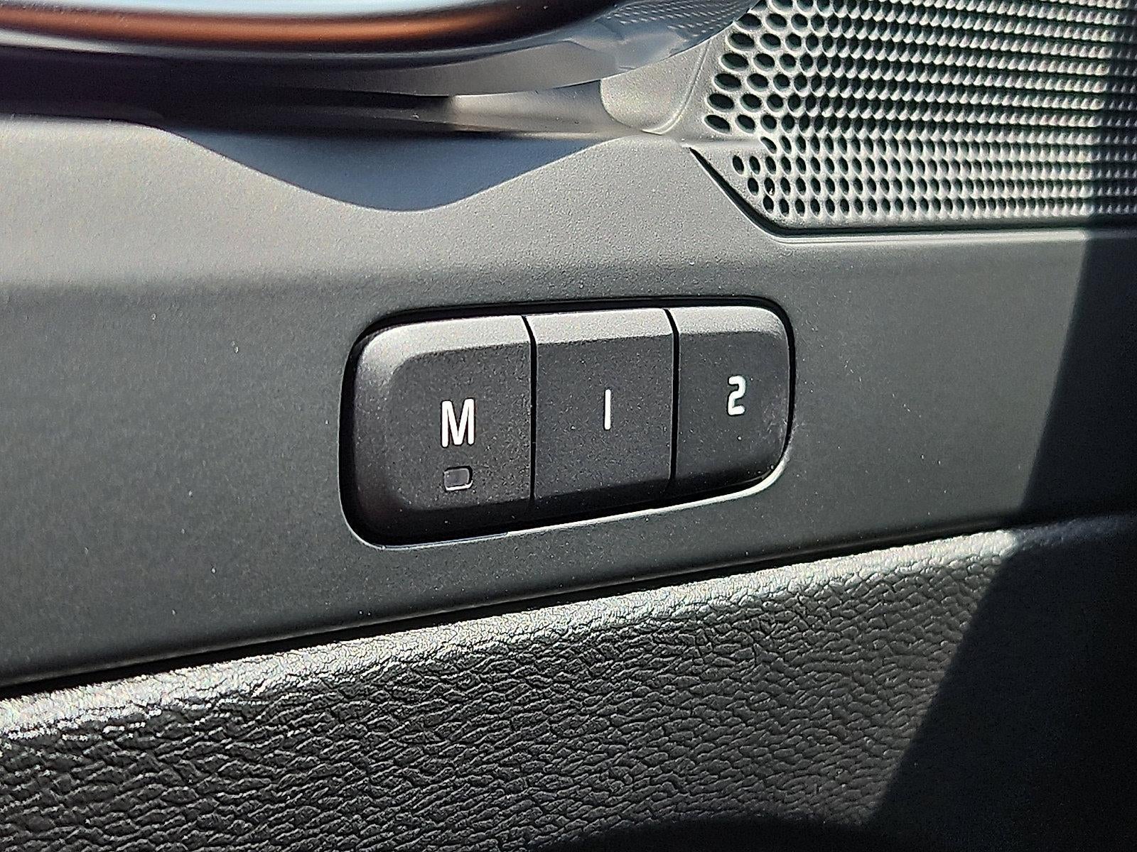 2026 Volvo XC40 B5 AWD Plus