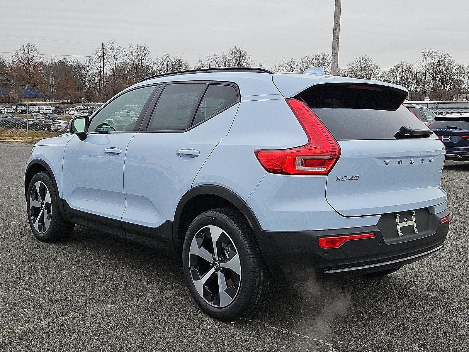2026 Volvo XC40 B5 AWD Plus
