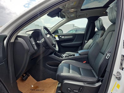 2026 Volvo XC40 B5 AWD Plus