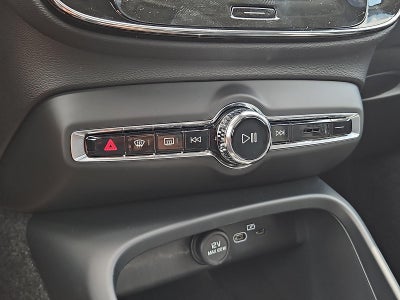 2026 Volvo XC40 B5 AWD Plus