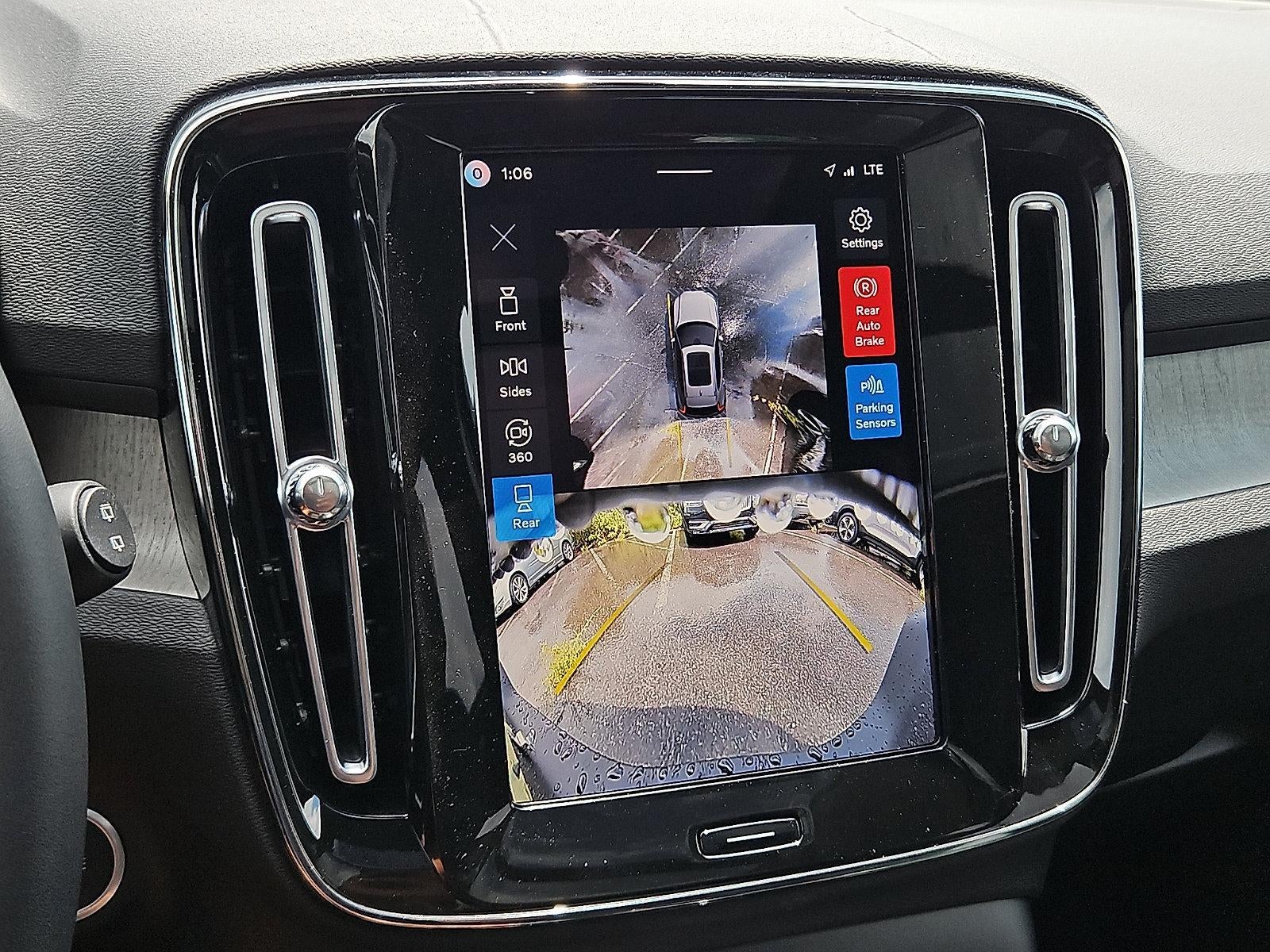 2026 Volvo XC40 B5 AWD Plus