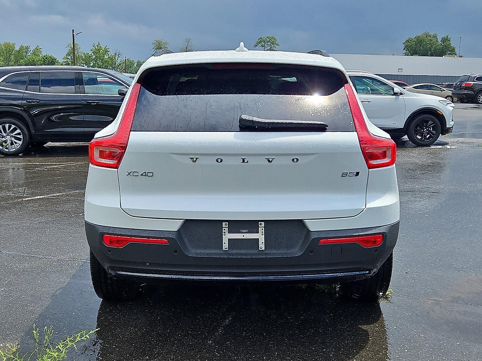 2026 Volvo XC40 B5 AWD Plus