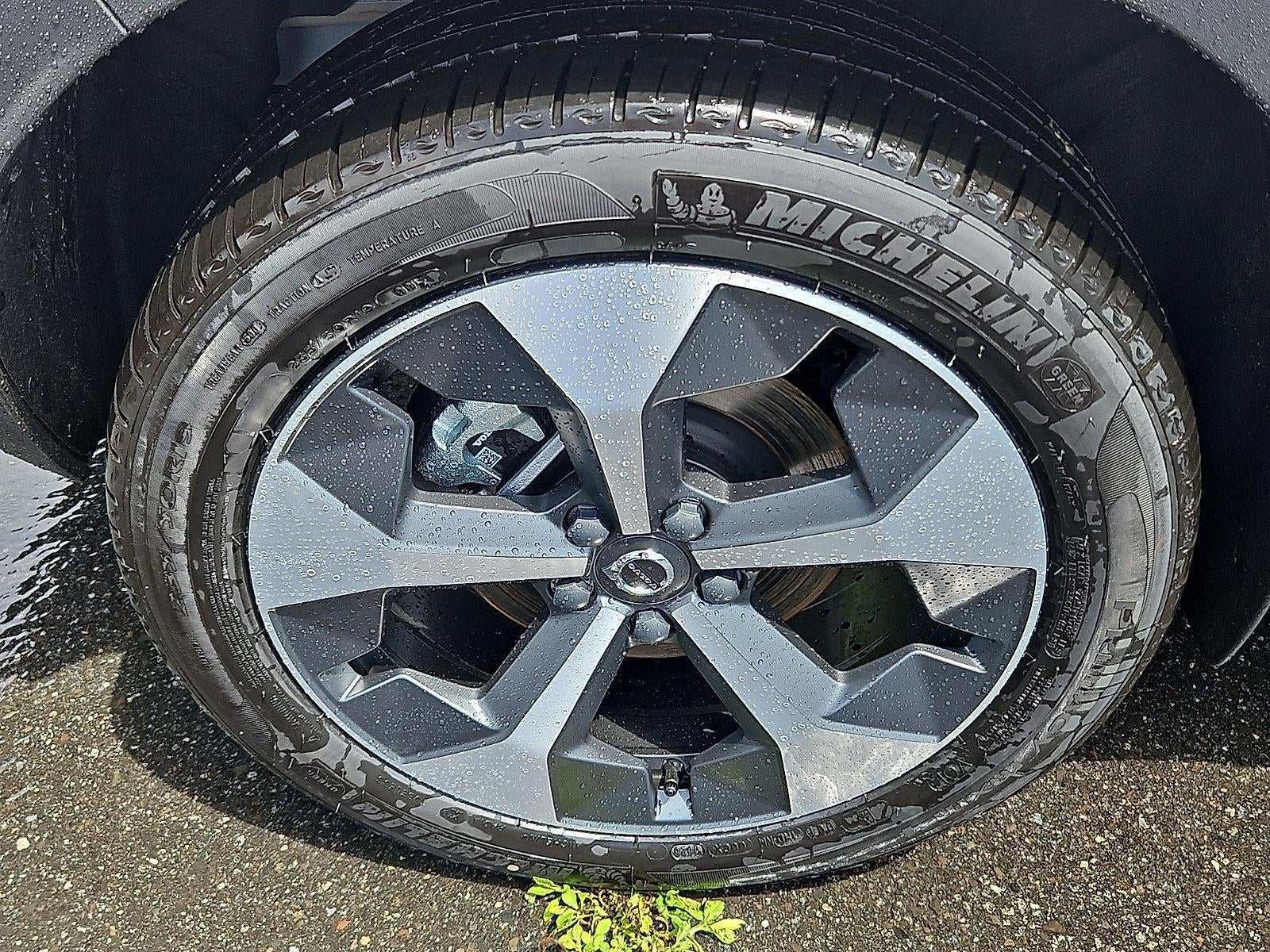 2026 Volvo XC40 B5 AWD Plus