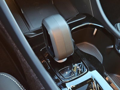 2026 Volvo XC40 B5 AWD Ultra Black Edition