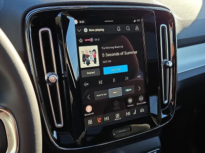 2026 Volvo XC40 B5 AWD Ultra Black Edition