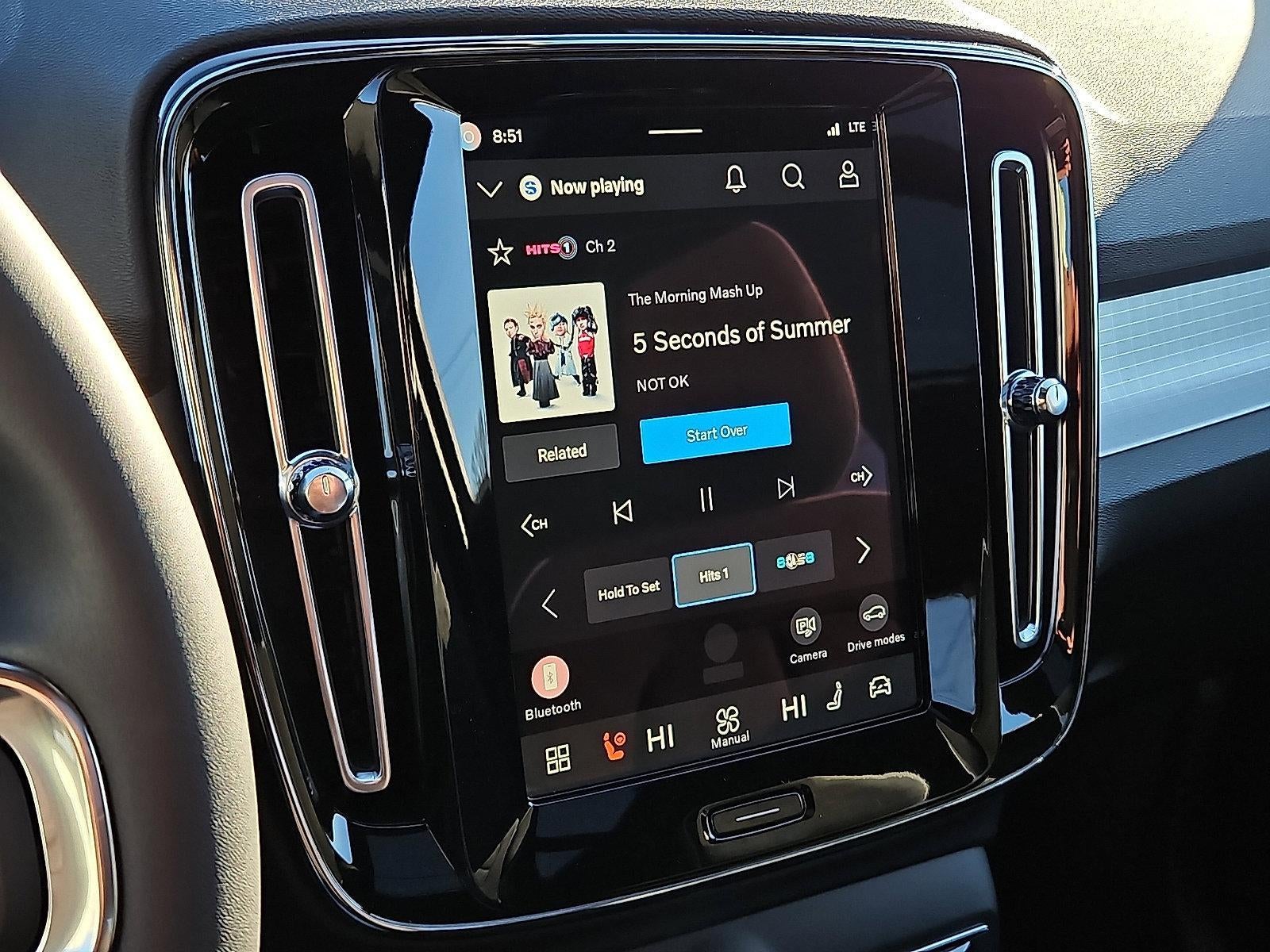 2026 Volvo XC40 B5 AWD Ultra Black Edition