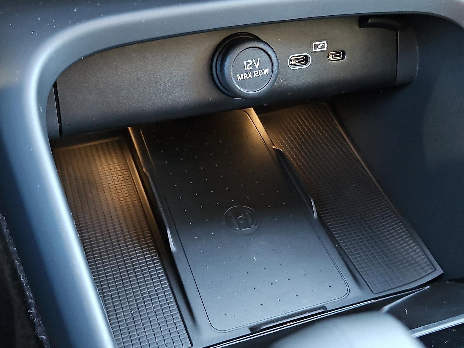 2026 Volvo XC40 B5 AWD Ultra Black Edition