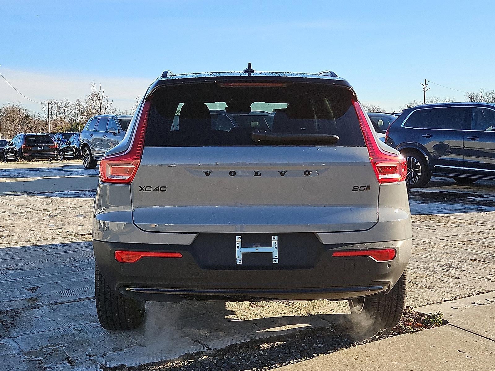2026 Volvo XC40 B5 AWD Ultra Black Edition