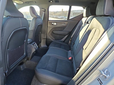 2026 Volvo XC40 B5 AWD Ultra Black Edition