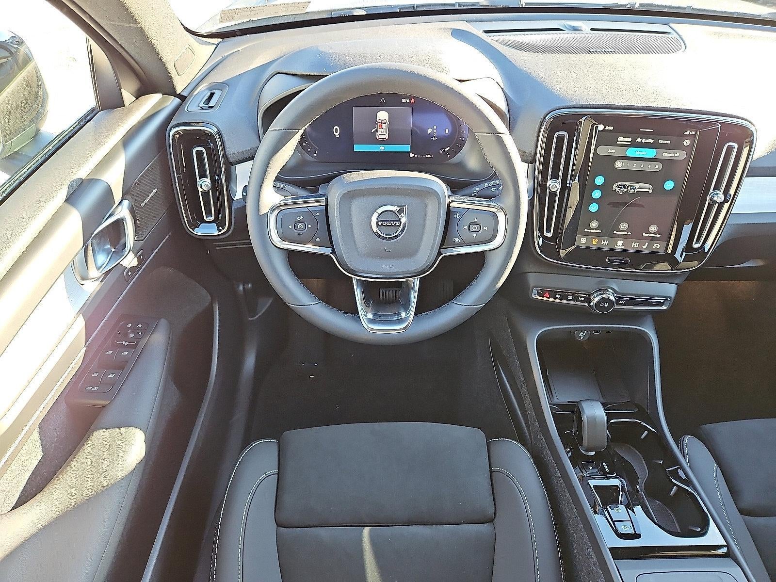 2026 Volvo XC40 B5 AWD Ultra Black Edition