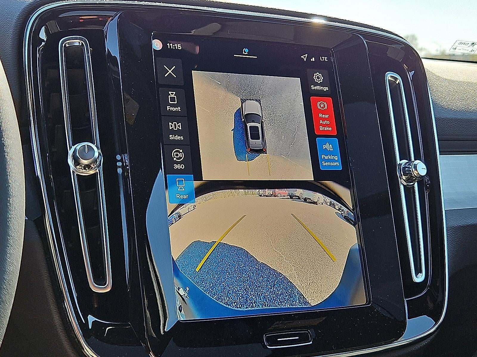 2026 Volvo XC40 B5 AWD Ultra Black Edition