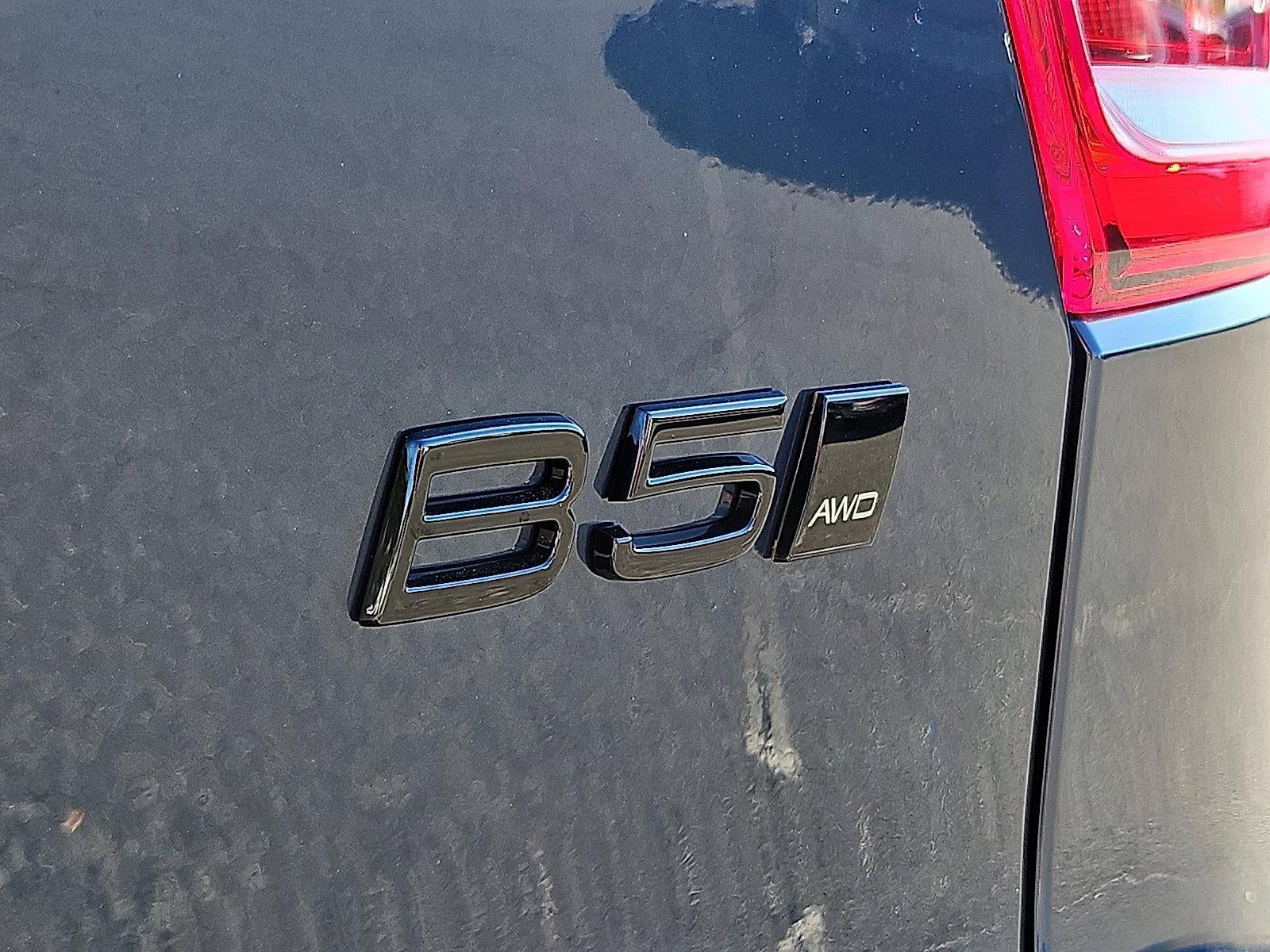 2026 Volvo XC40 B5 AWD Ultra Black Edition