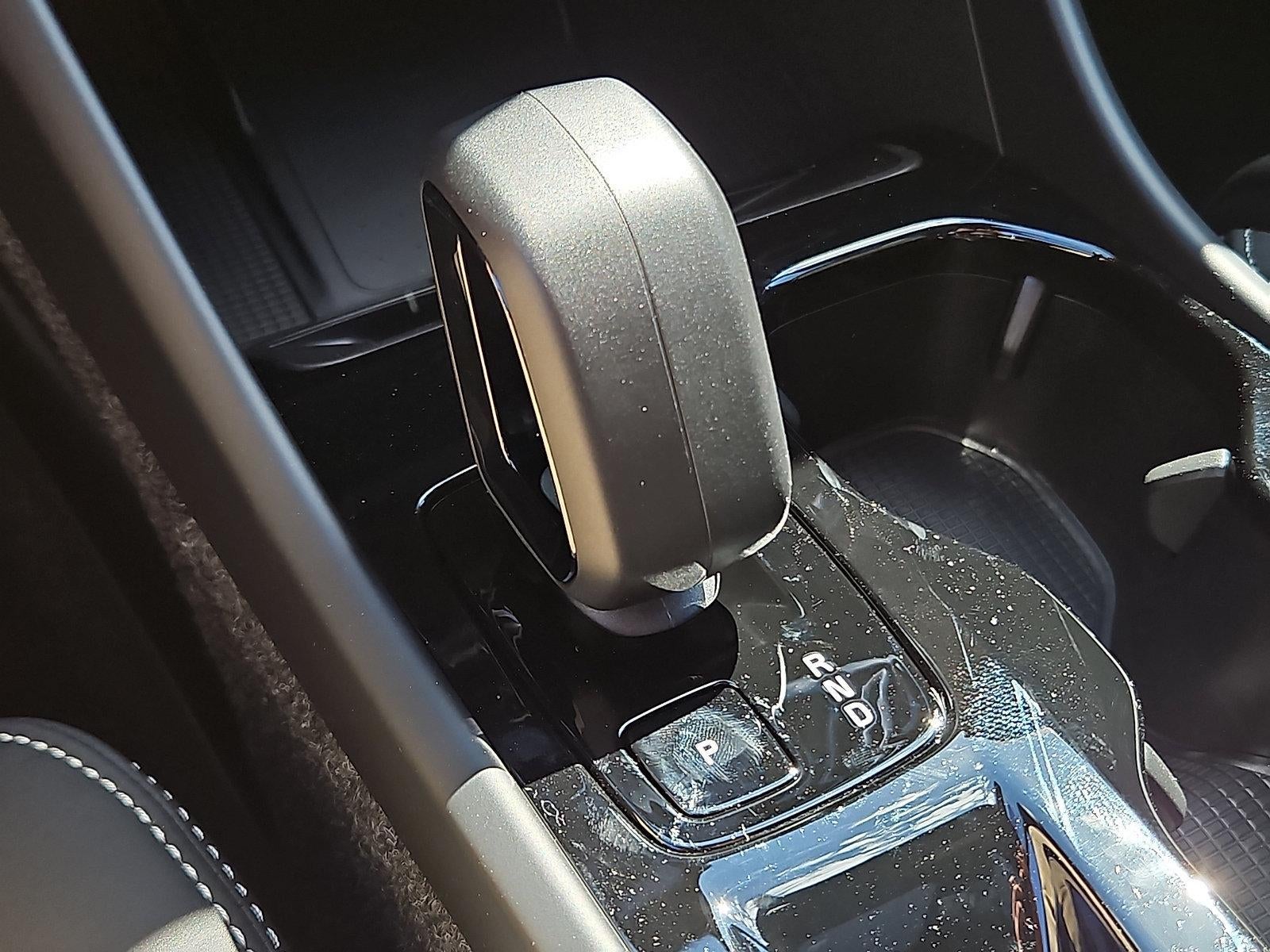 2026 Volvo XC40 B5 AWD Ultra Black Edition