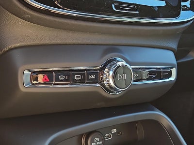2026 Volvo XC40 B5 AWD Ultra Black Edition