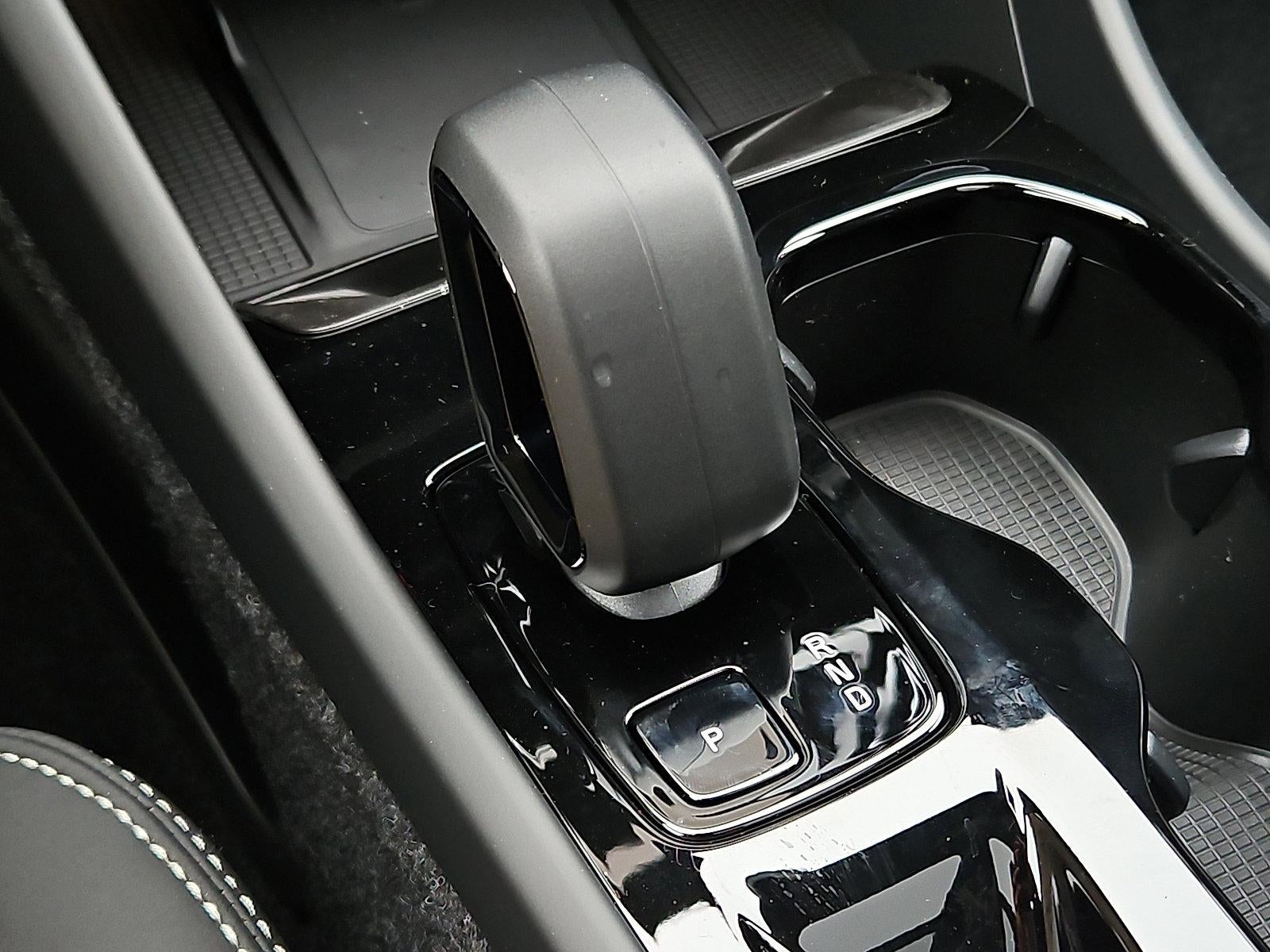 2026 Volvo XC40 B5 AWD Ultra Black Edition