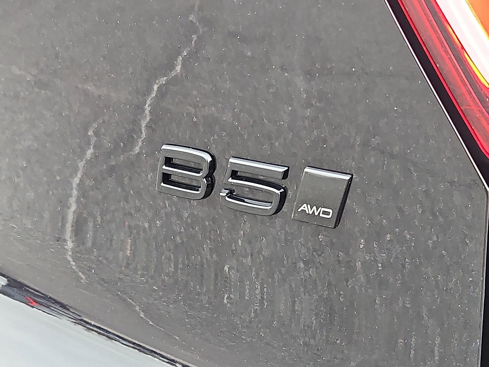 2026 Volvo XC40 B5 AWD Ultra Black Edition