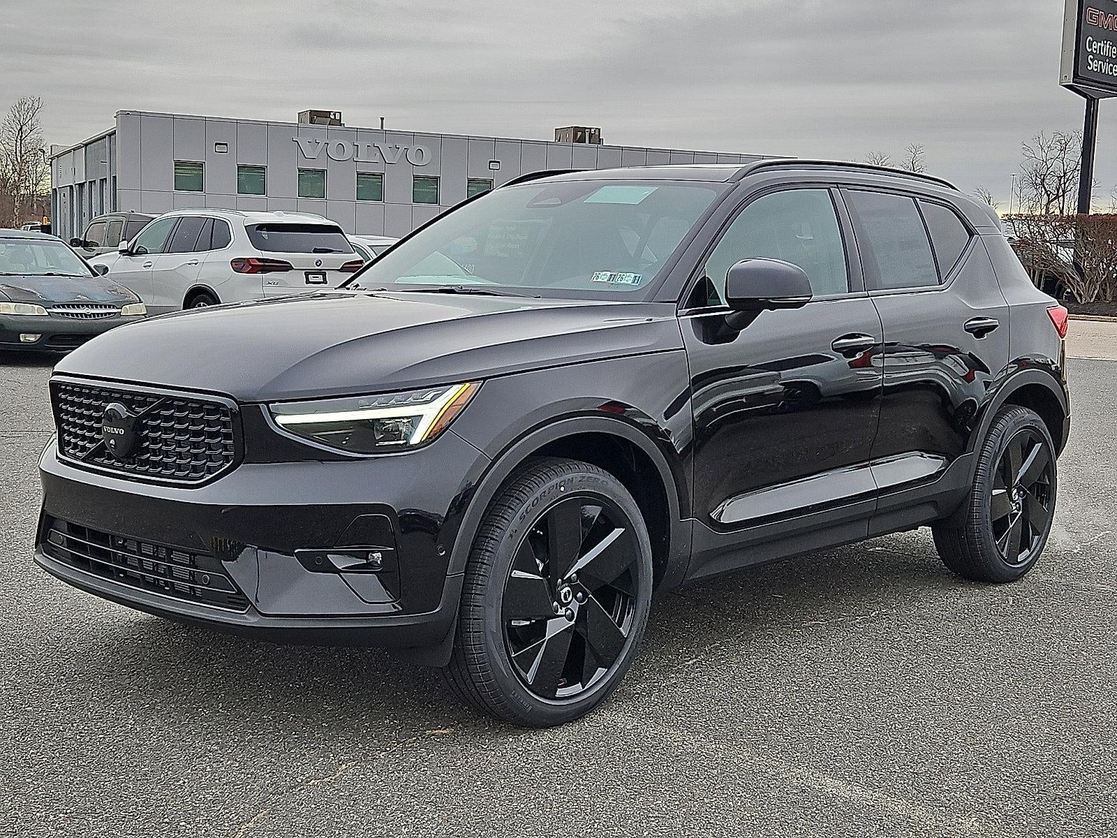 2026 Volvo XC40 B5 AWD Ultra Black Edition