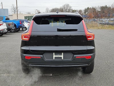 2026 Volvo XC40 B5 AWD Ultra Black Edition