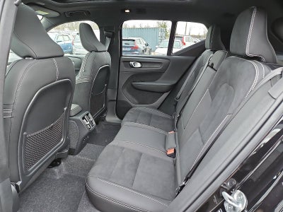 2026 Volvo XC40 B5 AWD Ultra Black Edition