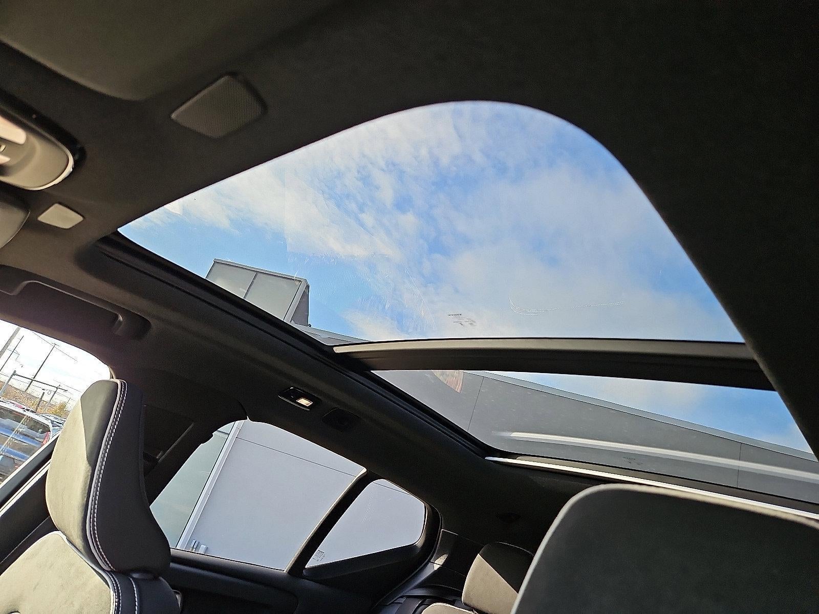 2026 Volvo XC40 B5 AWD Ultra Black Edition