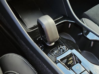 2026 Volvo XC40 B5 AWD Ultra Black Edition