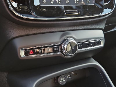 2026 Volvo XC40 B5 AWD Ultra Black Edition