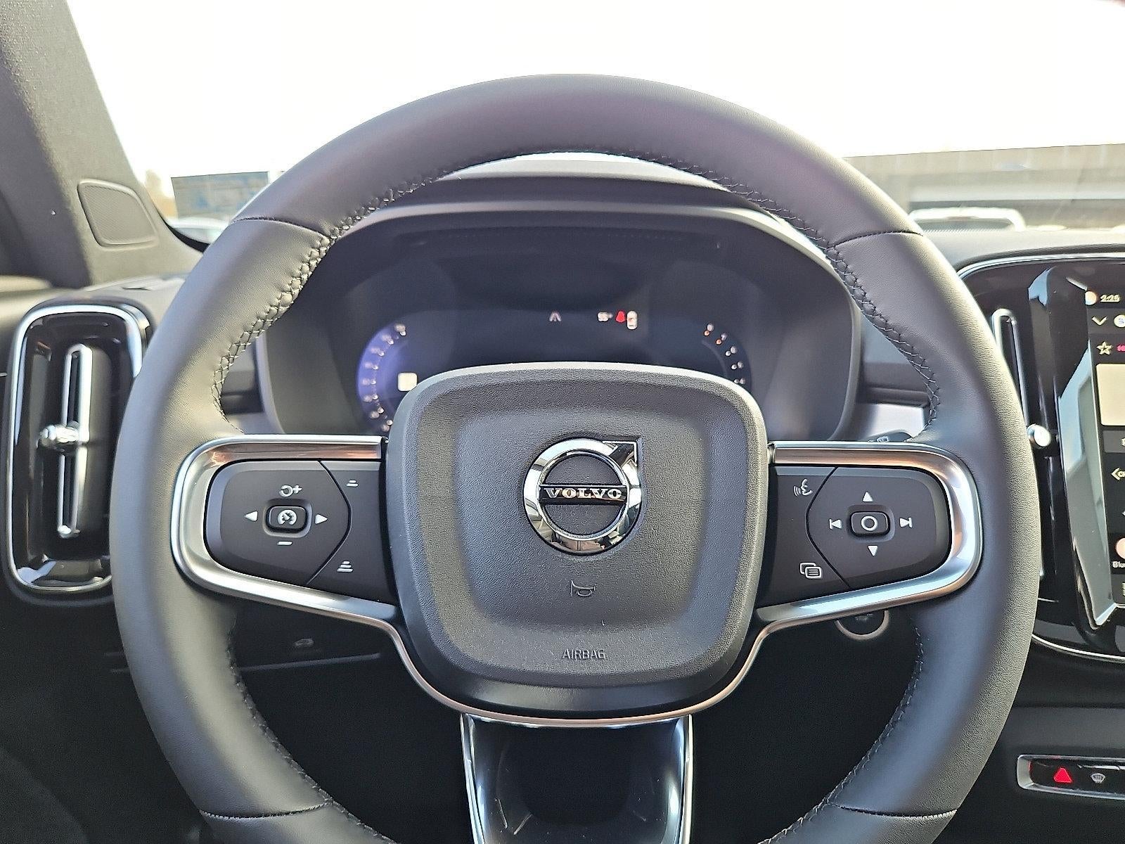 2026 Volvo XC40 B5 AWD Ultra Black Edition