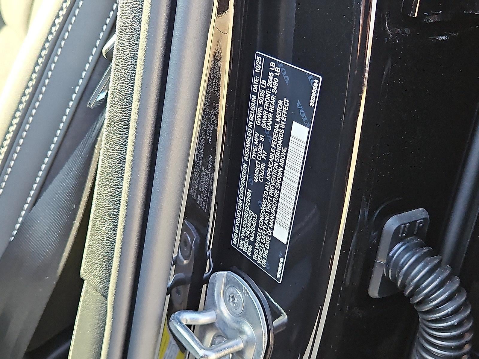 2026 Volvo XC40 B5 AWD Ultra Black Edition