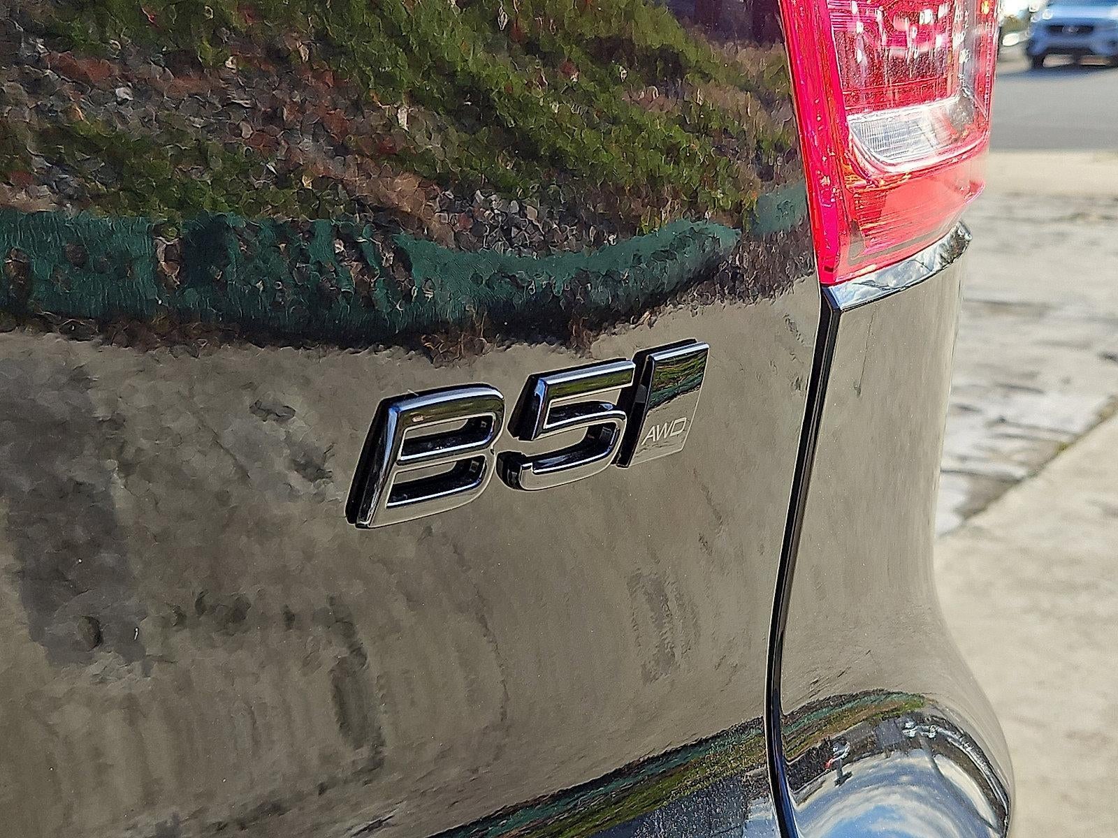 2026 Volvo XC40 B5 AWD Ultra Black Edition