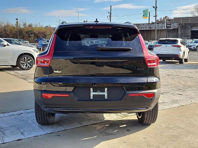 2026 Volvo XC40 B5 AWD Ultra Black Edition