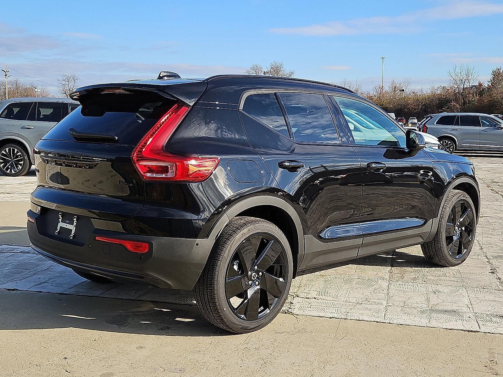 2026 Volvo XC40 B5 AWD Ultra Black Edition