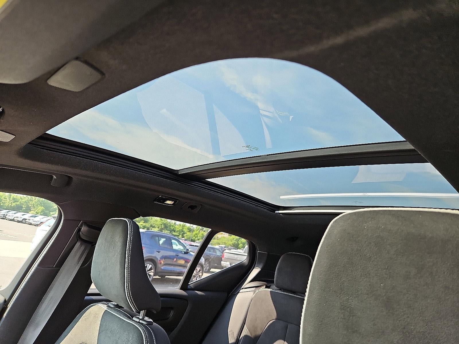 2026 Volvo XC40 B5 AWD Ultra Black Edition