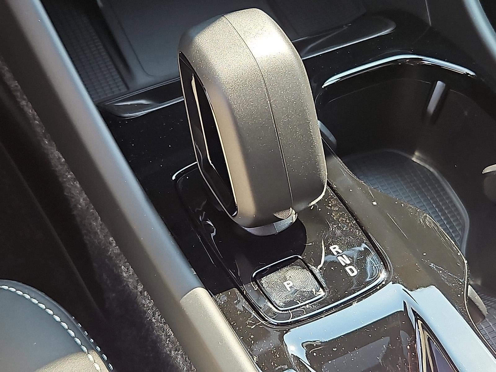 2026 Volvo XC40 B5 AWD Ultra Black Edition