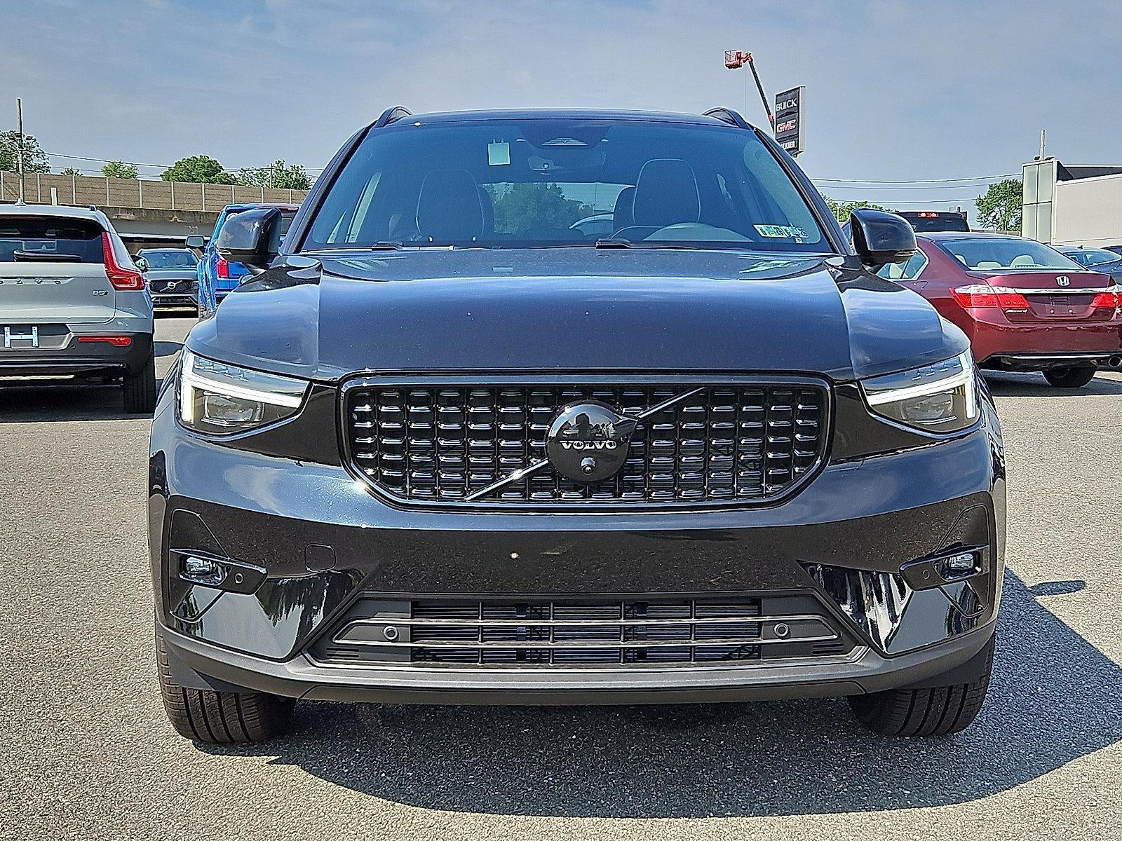 2026 Volvo XC40 B5 AWD Ultra Black Edition