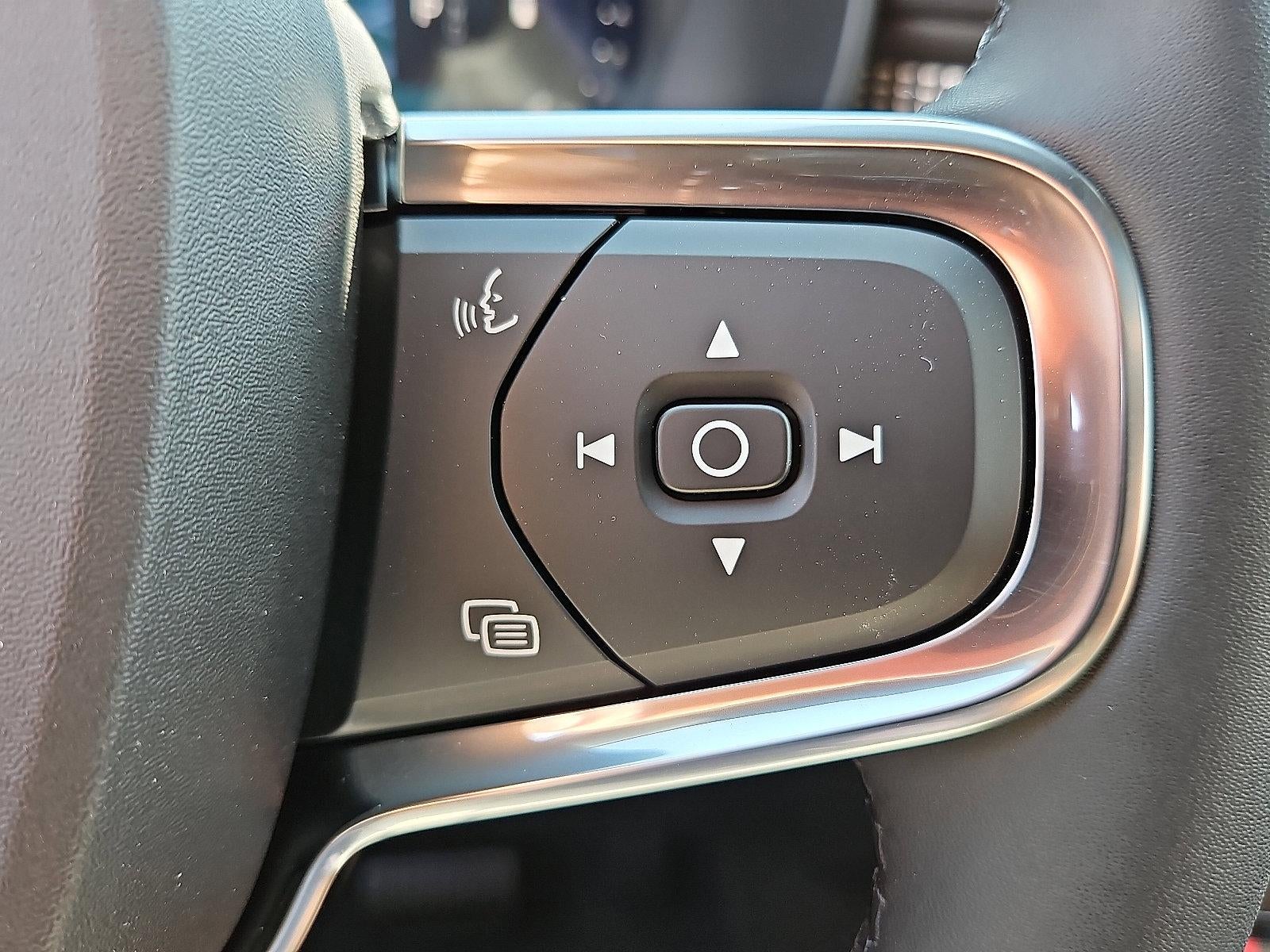 2026 Volvo XC40 B5 AWD Ultra Black Edition