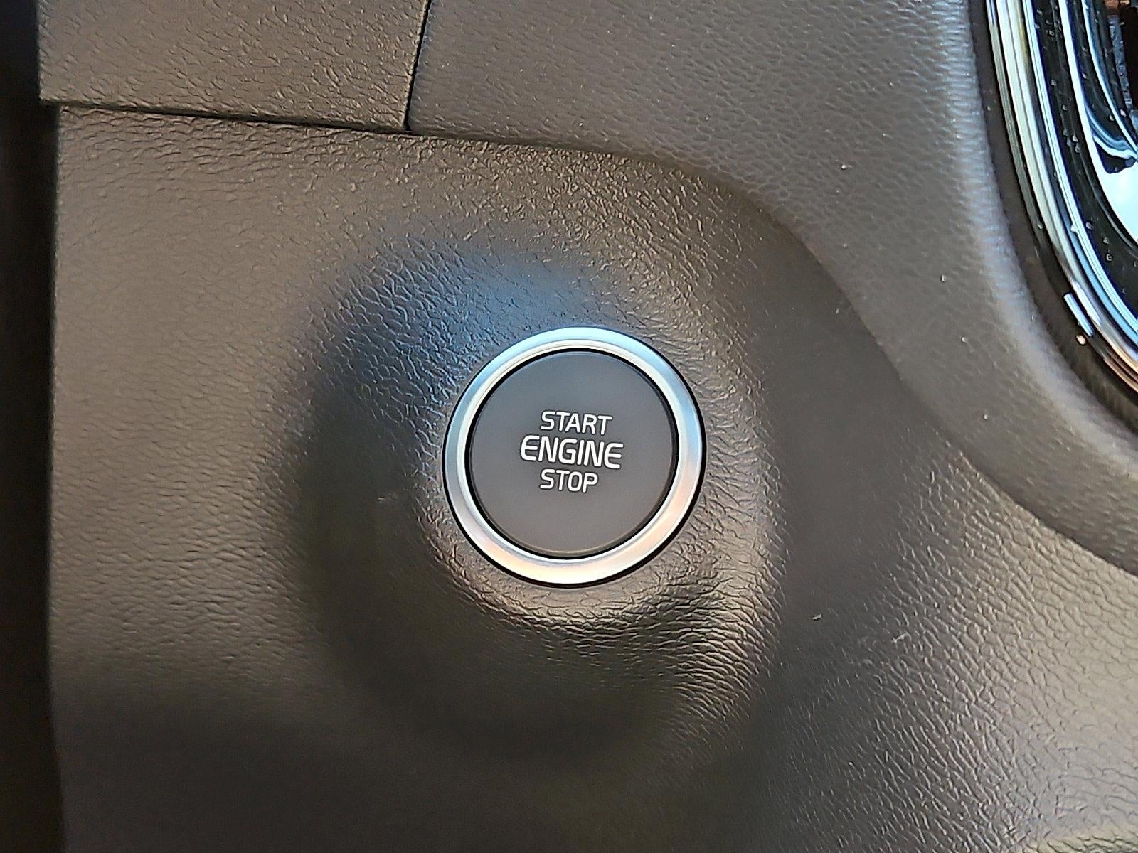 2026 Volvo XC40 B5 AWD Ultra Black Edition