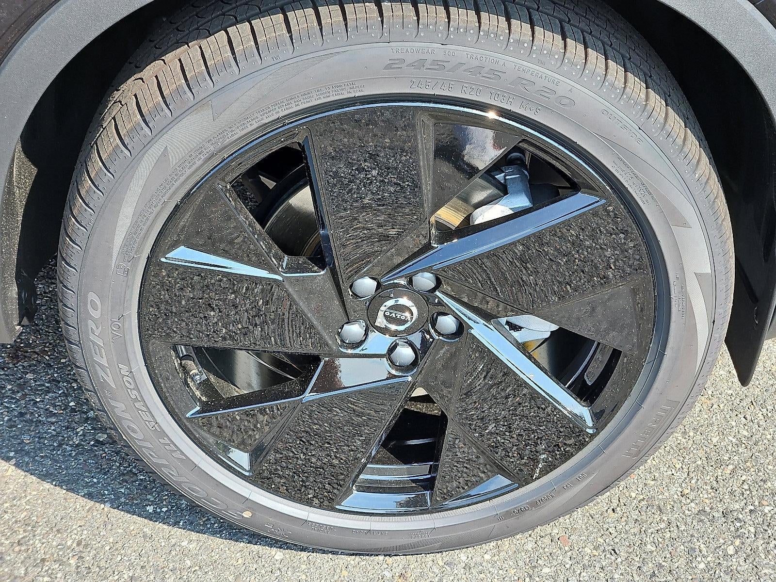 2026 Volvo XC40 B5 AWD Ultra Black Edition