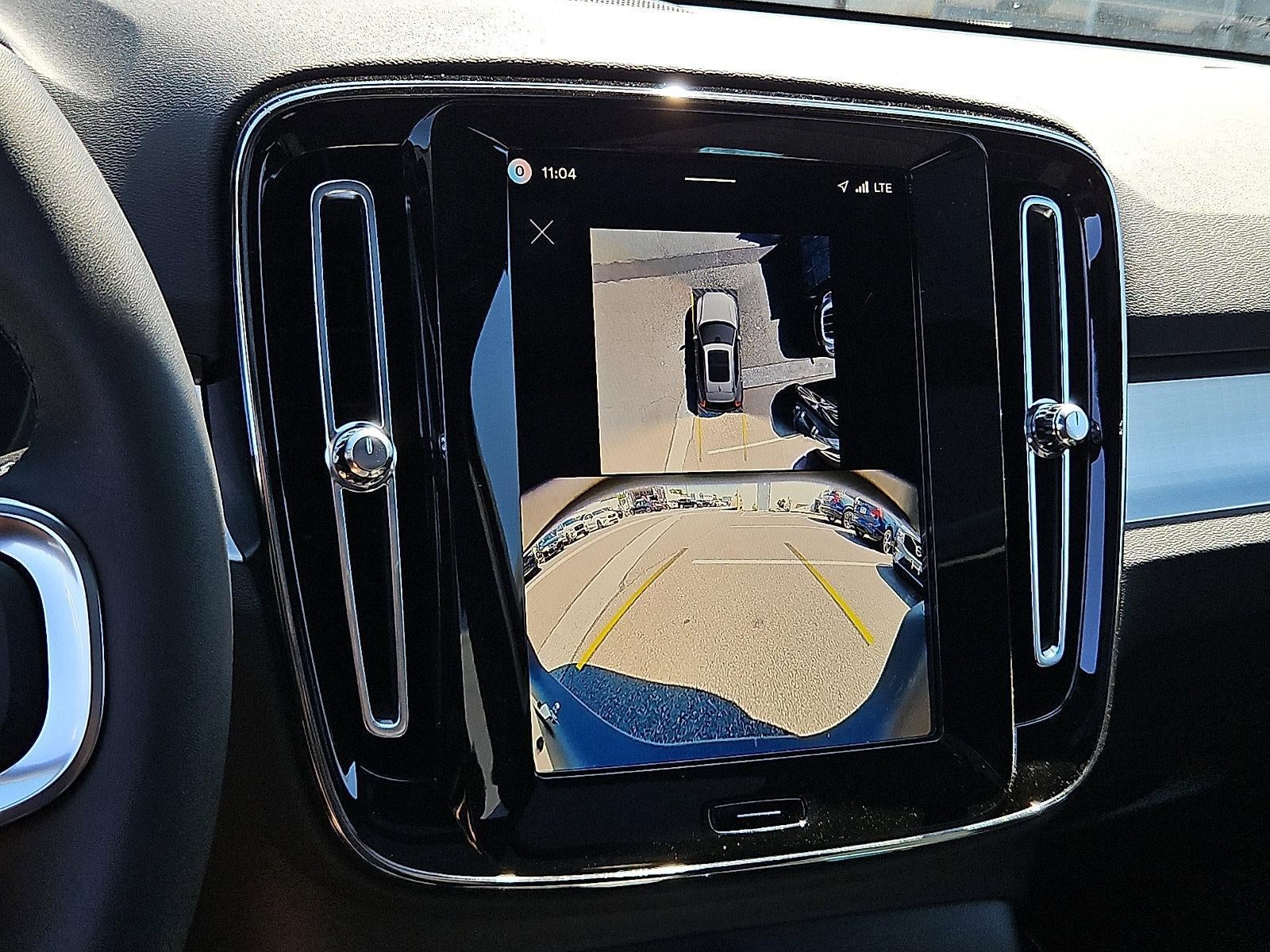 2026 Volvo XC40 B5 AWD Ultra Black Edition