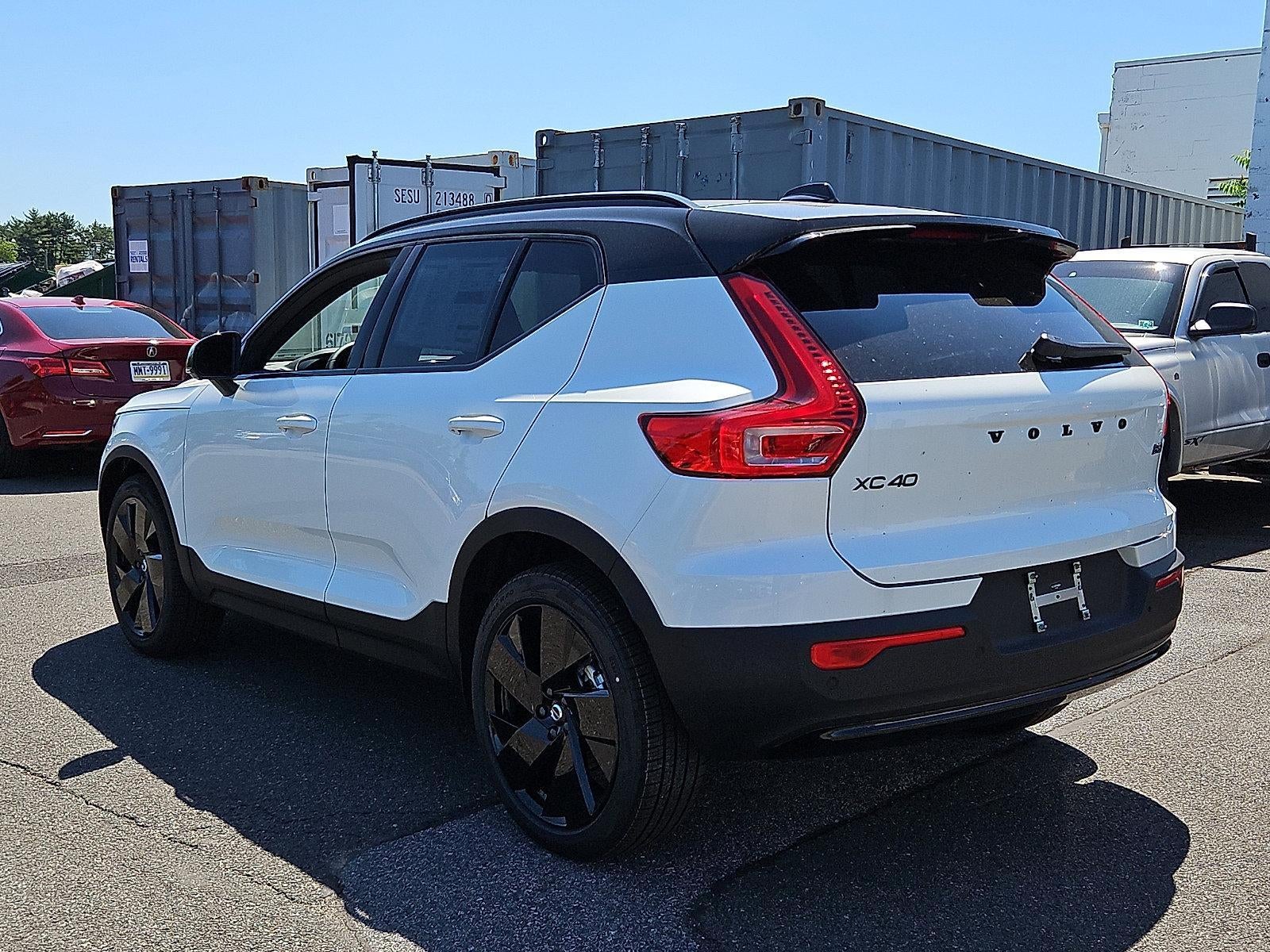 2026 Volvo XC40 B5 AWD Ultra Black Edition