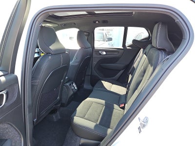 2026 Volvo XC40 B5 AWD Ultra Black Edition