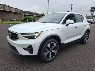 2025 Volvo XC40 B5 AWD Plus Bright Theme