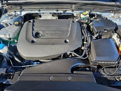 2023 Volvo XC40 B5 AWD Plus Bright Theme